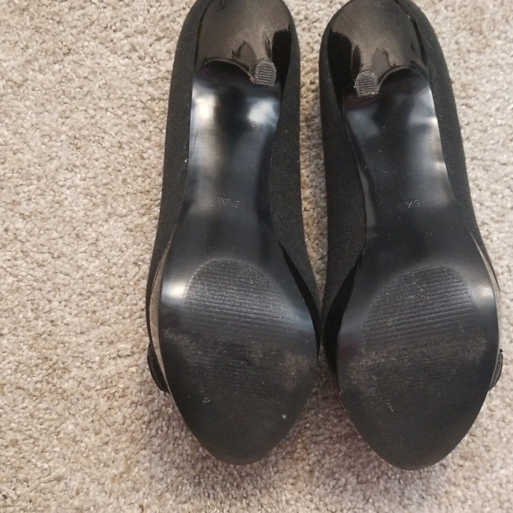 High Heels - Picture 4 of 7